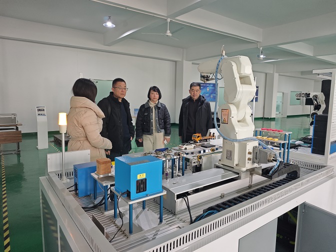 深化产教融合 共促协同育人——电子与电气工程学院赴芜湖固高自动化技术开展访企拓岗及教学设备研发活动